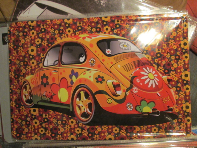 Peltikyltti Volkswagen Kupla hippie