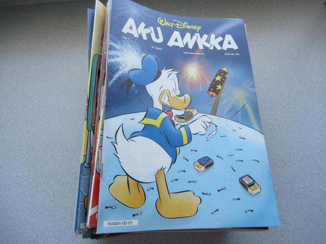 AKU ANKKA VUOSIKERTA 2000 (+ kaikki liitteet)