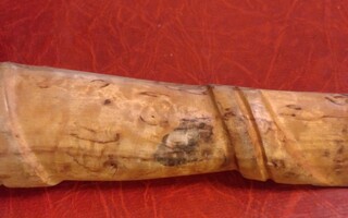 Puukko tuppi ja kahva visakoivua