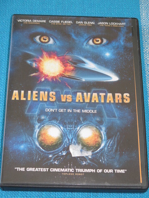 Dvd - Aliens vs Avatars - Lewis Schoenbrun -elokuva 2011