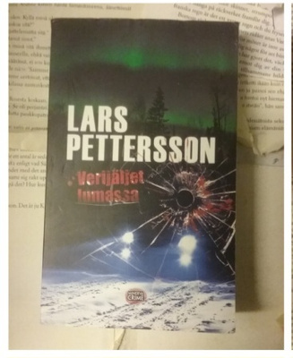 Lars Pettersson - Verijäljet lumessa (pokkari)