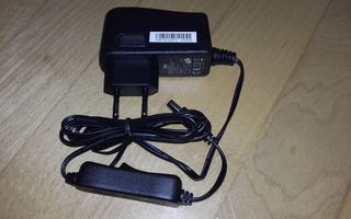 Virtalähde 12V 1A DC 5.5mm ID 2.5mm mm. Telewell