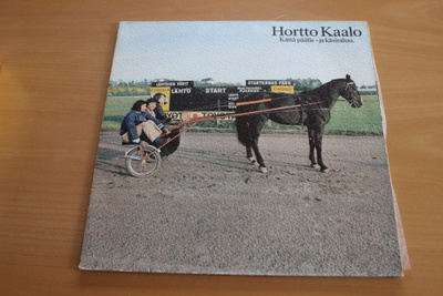Hortto Kaalo: Kättä päälle ja käsirahaa