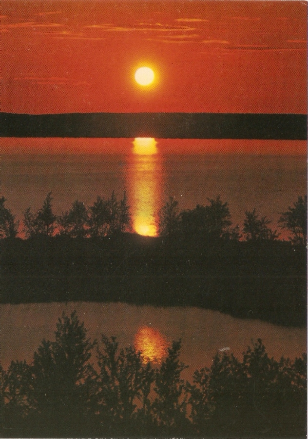 Suomi - kuvia : Keskiyön aurinko.  Ei kulk