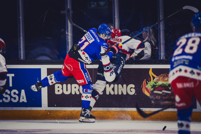 Jokerit Game worn -pelipaita | 71 Curry