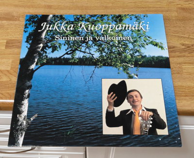 Jukka kuoppamäki sininen ja valkoinen LP