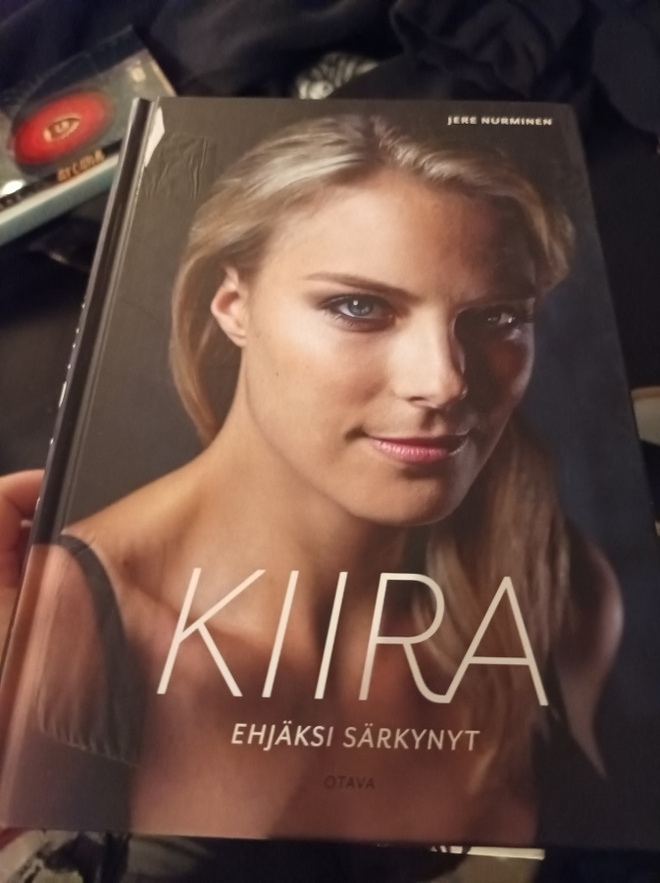 Jere Nurminen Kiira Ehjäksi särkynyt