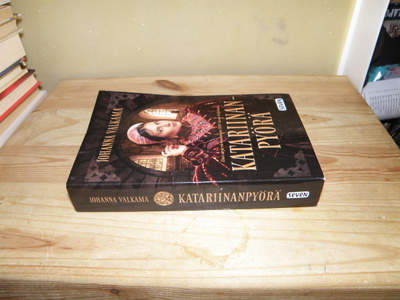 Johanna Valkama Katariinanpyörä (nidottu)