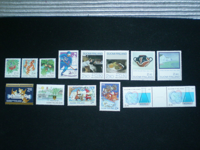 Postituore erä vuoden 1991 postimerkkejä **