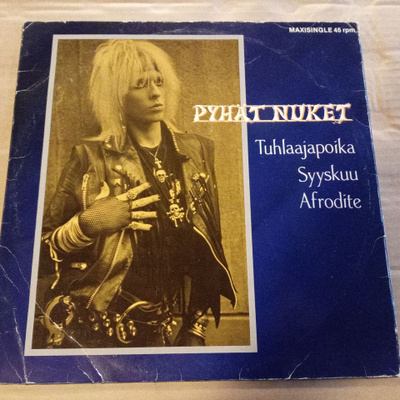 maxi Pyhät nuket