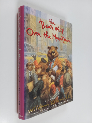William Kotzwinkle : The Bear Went Over the Mountain