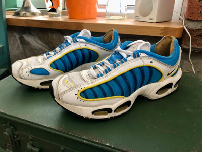 Nike Air Max Tailwind 4 lenkkarit