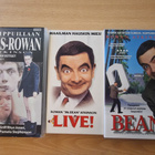 Ei yhdeksän uutiset 1 / Rowan Atkinson Live / Bean (3xVHS) - pikkukuva 1