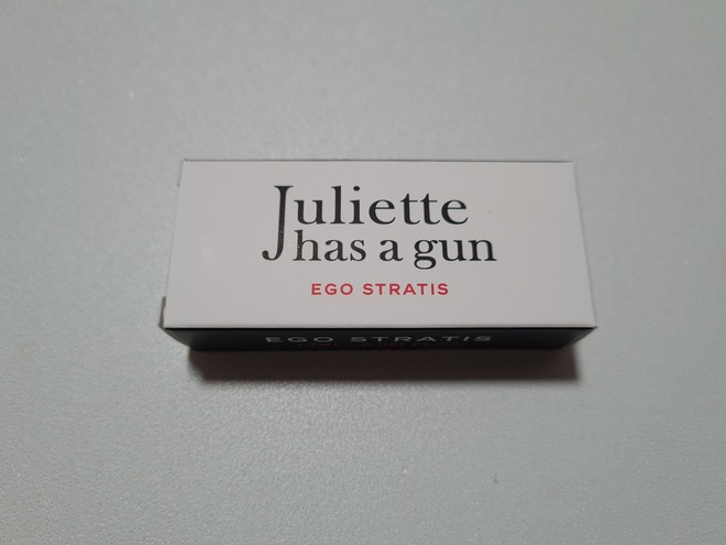 Hajuvesinäyte Ego Stratis  Juliette Has a Gun