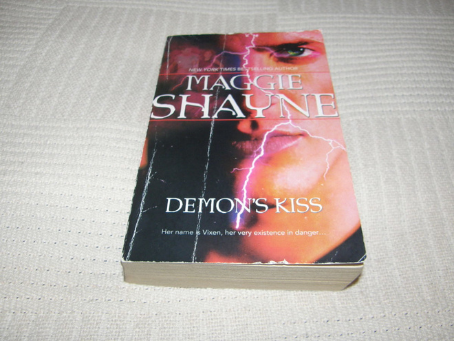 Maggie Shayne Demon´s Kiss  -pok