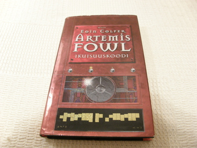 Eoin Cofler Artemis Fowl Ikuisuuskoodi   -sid 1.p