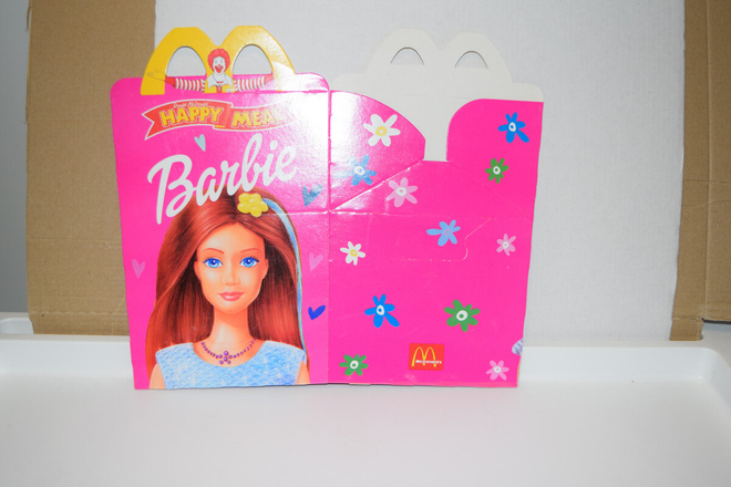 Mcdonalds's Happy meal laatikko barbie x2