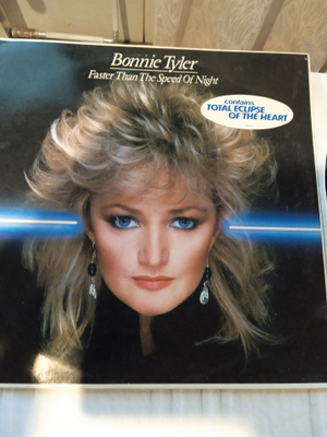 LP-LEVY: BONNIE TYLER : FASTER THAN THE SPEED OF NIGHT
