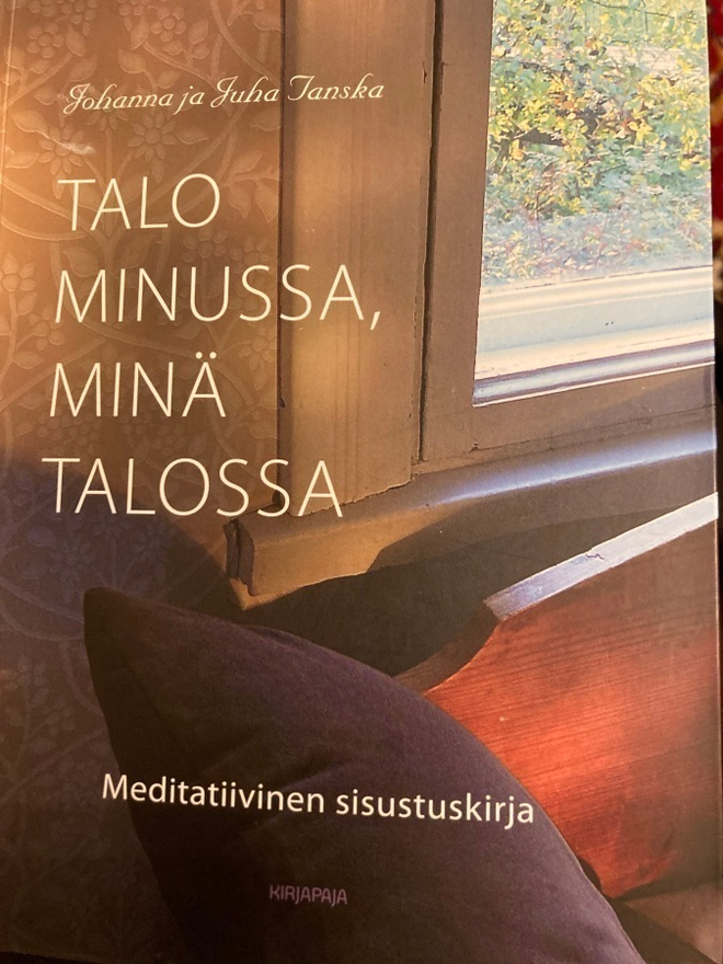 TANSKA: MEDITATIIVINEN SISUSTUSKIRJA