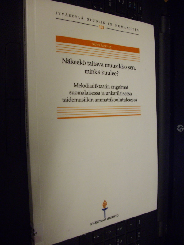 Näkeekö taitava muusikko sen minkä kuulee ? ( SIS POSTIKULU