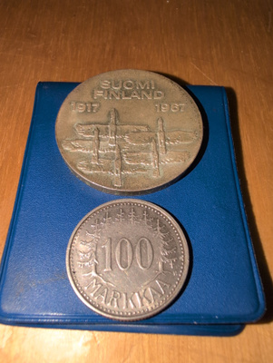 10 markkaa ja 100 markkaa