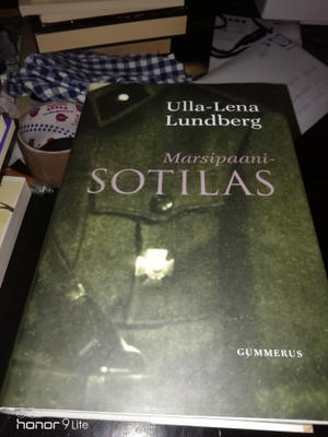 Ulla-Lena Lundberg Marsipaani sotilas