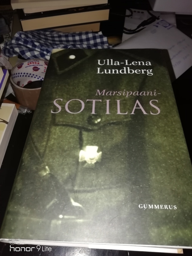 Ulla-Lena Lundberg Marsipaani sotilas