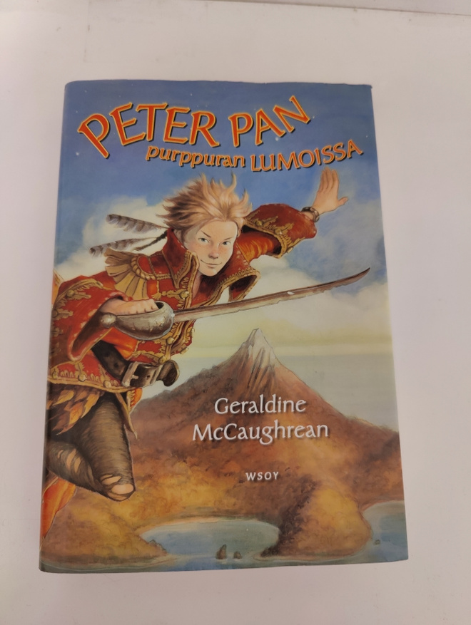Geraldine McCaughrean; Peter Pan purppuran lumoissa