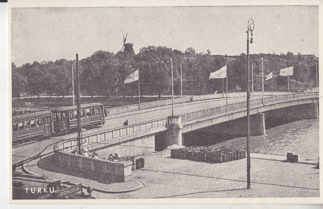 Turku uusi silta käyttämättömänä.