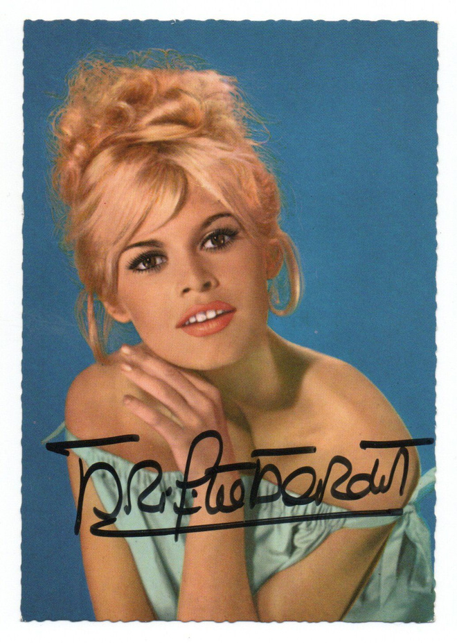 Postikortti Brigitte Bardot  Aito nimikirjoitus.