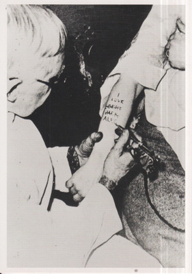 Tatuointi, Artist George Burchett at work. GB c1930   ,e114