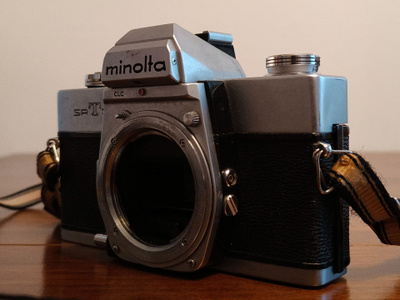 Minolta SR-T 303