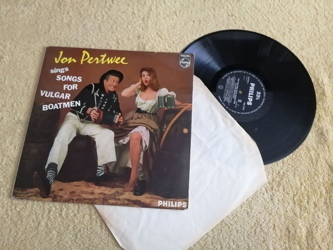 JON PENTWEE - Jon Pertwee Sings Songs For Vulgar Boatmen LP