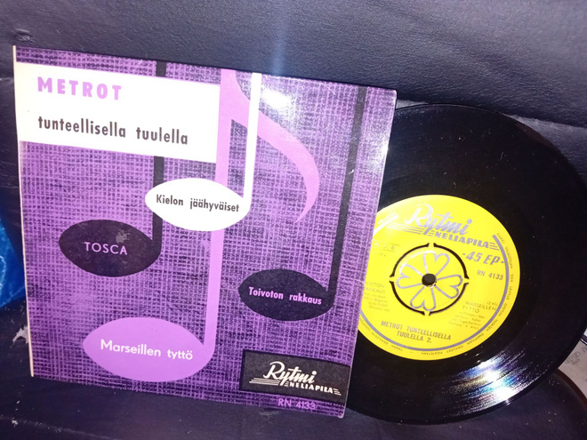 EP Metrot tunteellisella tuulella 2 ( SIS POSTIKULU )