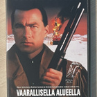 Vaarallisella alueella (1994) Steven Seagal, Michael Caine - pikkukuva 1