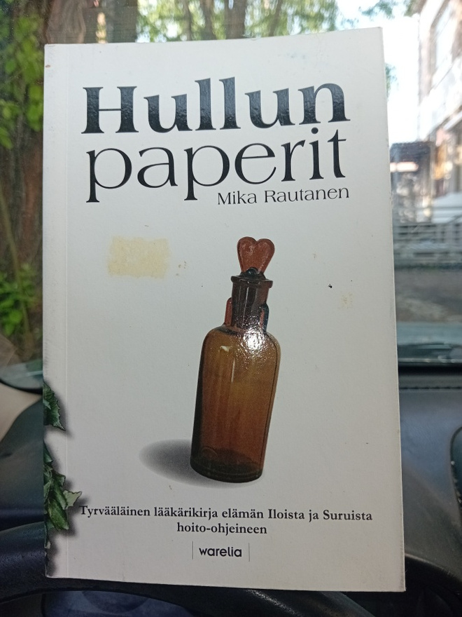 Mika Rautanen : Hullun paperit ( SIS POSTIKULU  )