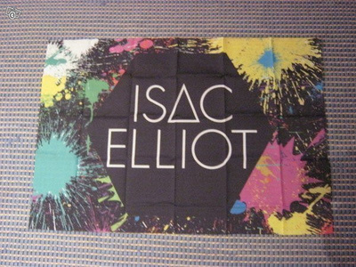 Isac Elliot - Seinälippu UUSI, MUOVEISSA