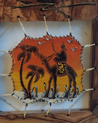 Rustiikkinen matkamuistotaulu (Kameli & auringonlasku)