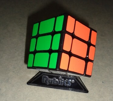 Rubik kuutio - erikokoisilla paloilla
