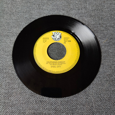 Steel City - Kaupungin Kasvot / Runojen Taa 7" single