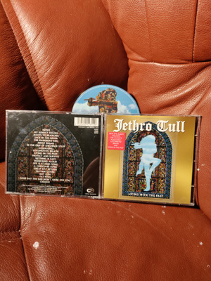 JETHRO TULL-living with the past CD.