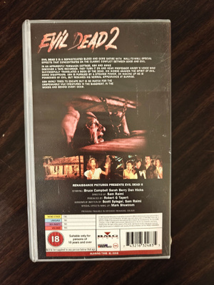 Myyn Evil Dead 2 vhs-kasetin, englanninkielinen