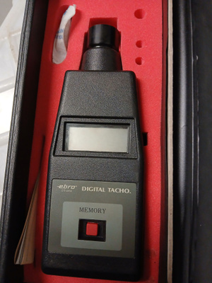 Ebro kierroslukumittari, Ebro lämpömittari  ja refractometer