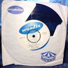 7" single Laila Kinnunen: Siipirikko + ( SIS POSTIKULU  ) - pikkukuva 2