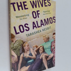 TaraShea Nesbit : The Wives of Los Alamos - pikkukuva 1