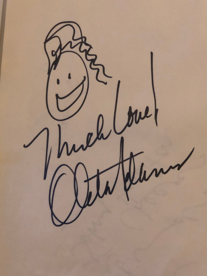 Oleta Adams piirustus + nimikirjoitus paperilla