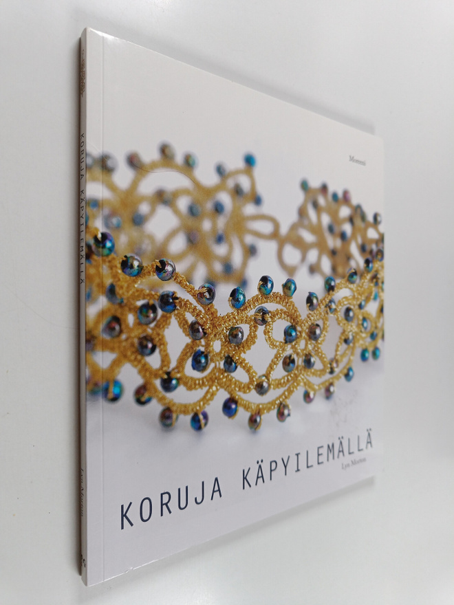 Lyn Morton : Koruja käpyilemällä