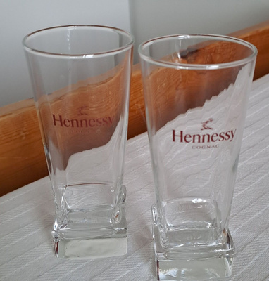 2 kpl Hennessy cognac lasia
