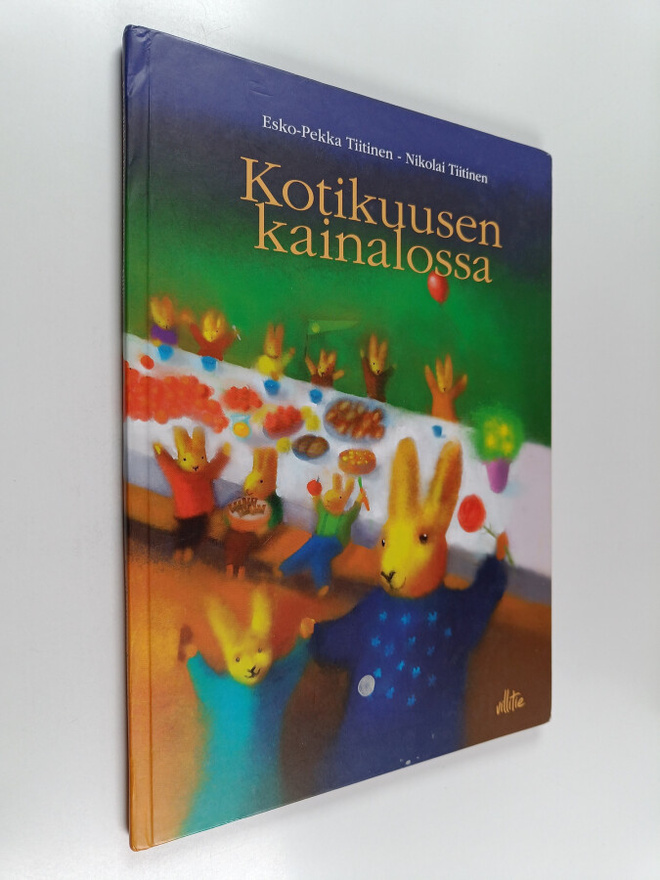 Esko-Pekka Tiitinen ym. : Kotikuusen kainalossa