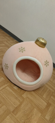 KISSAN / PIKKUKOIRALLE  JOULUINEN PESÄ